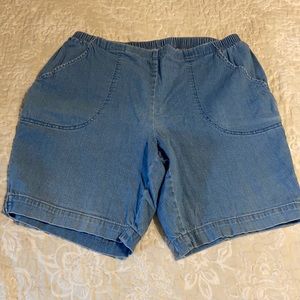 Just my size woman’s elastic waist denim shorts 1X